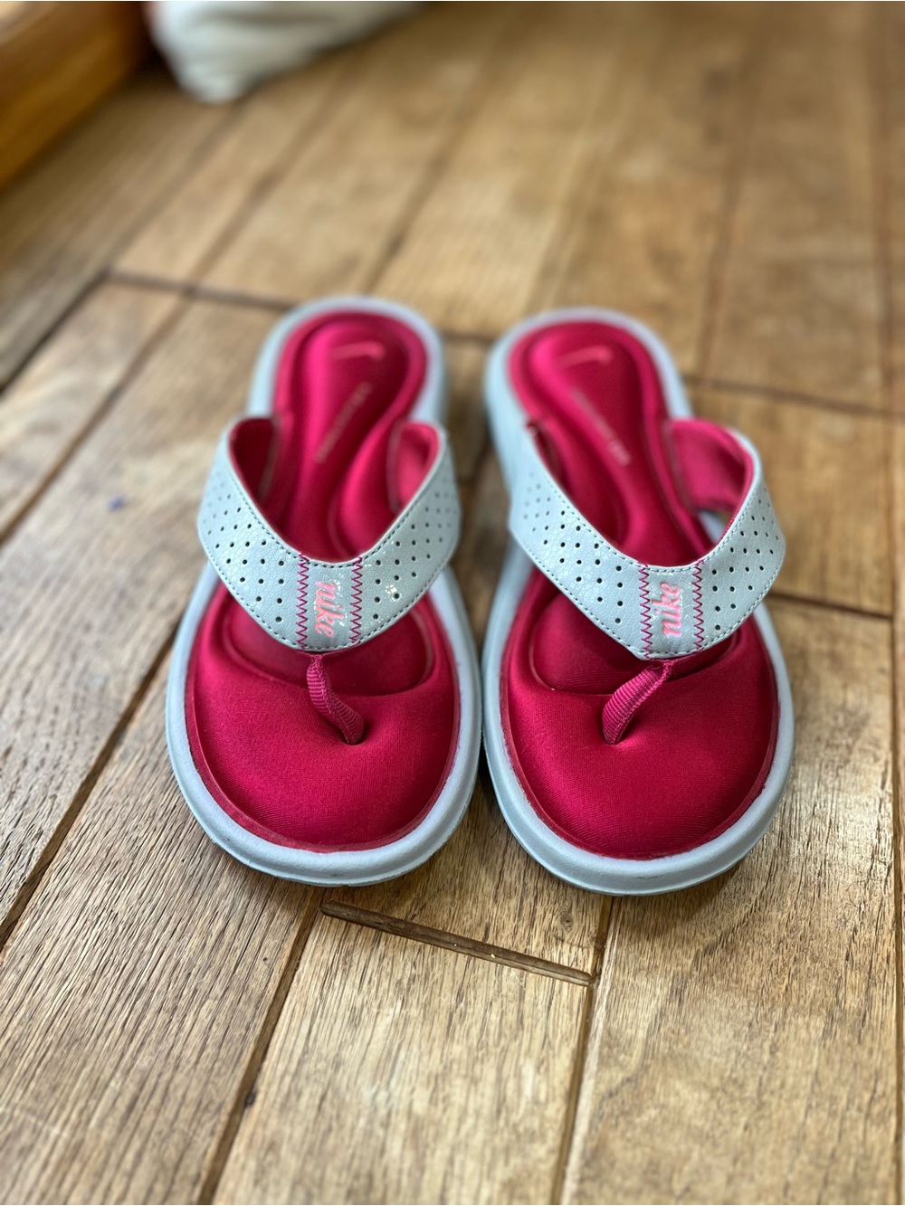 Nike Women's Pink and White Thong Sandals